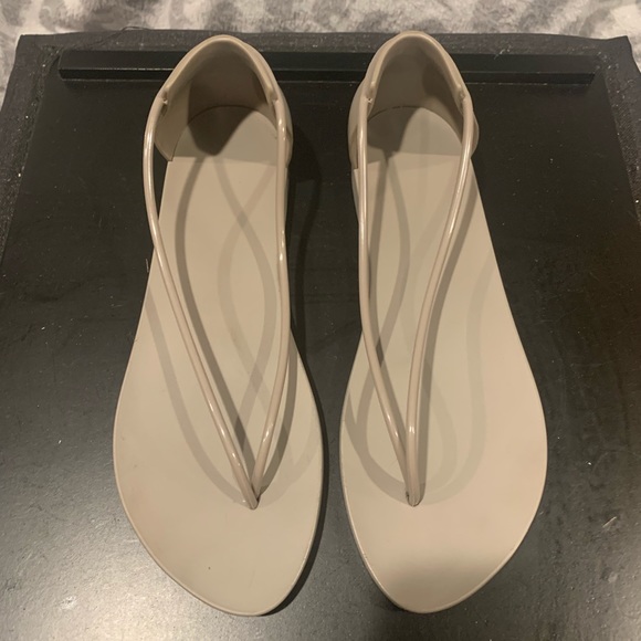 Ipanema Shoes - EUC Ipanema Ting N Sandals, Solid Sand/Beige Color